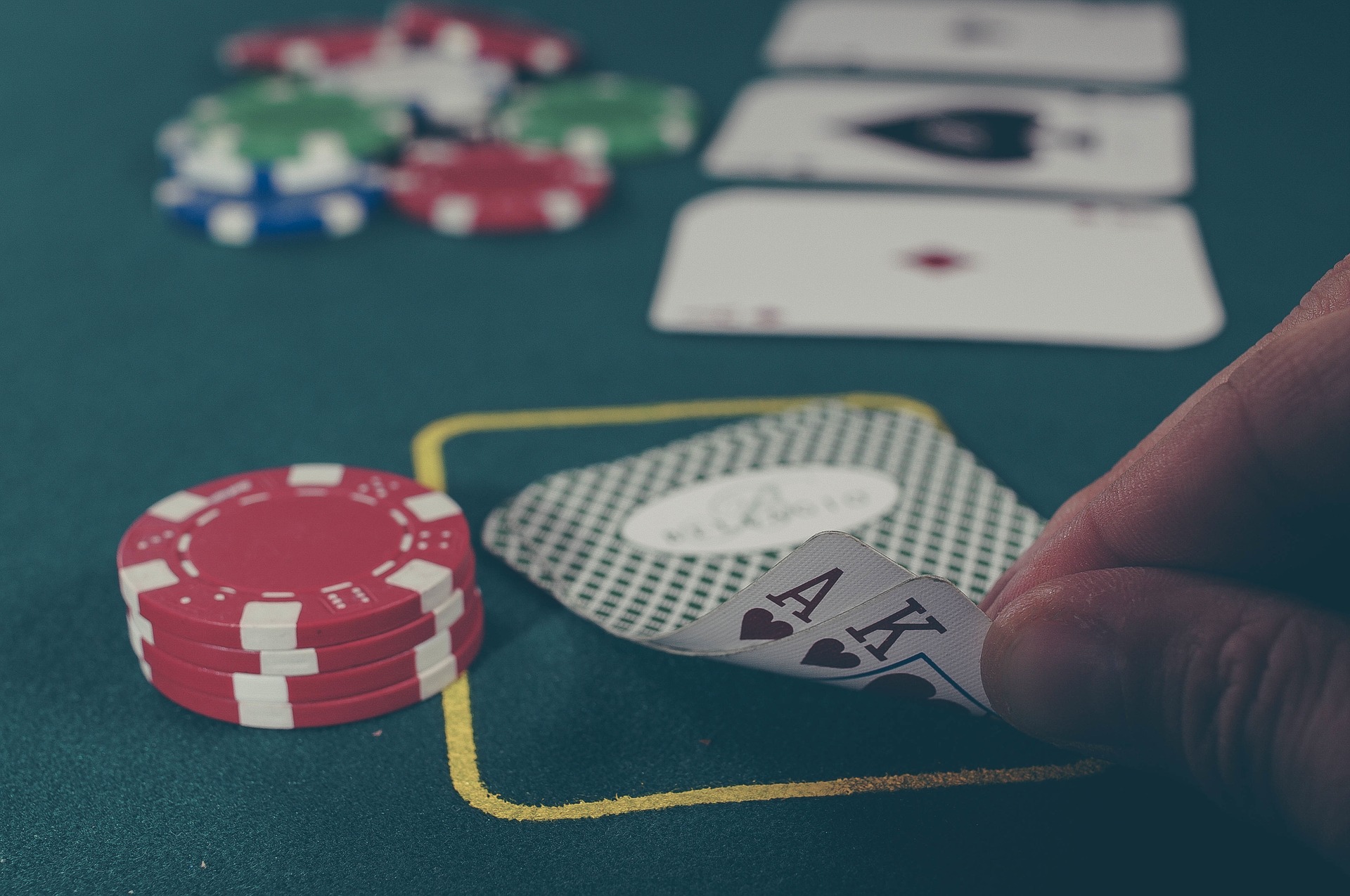 Online Poker – Spaß und Verdienstmöglichkeit
